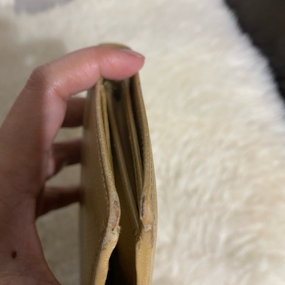 Beige Chanel long wallet with card slots and lots of pockets - Picture 6 of 15